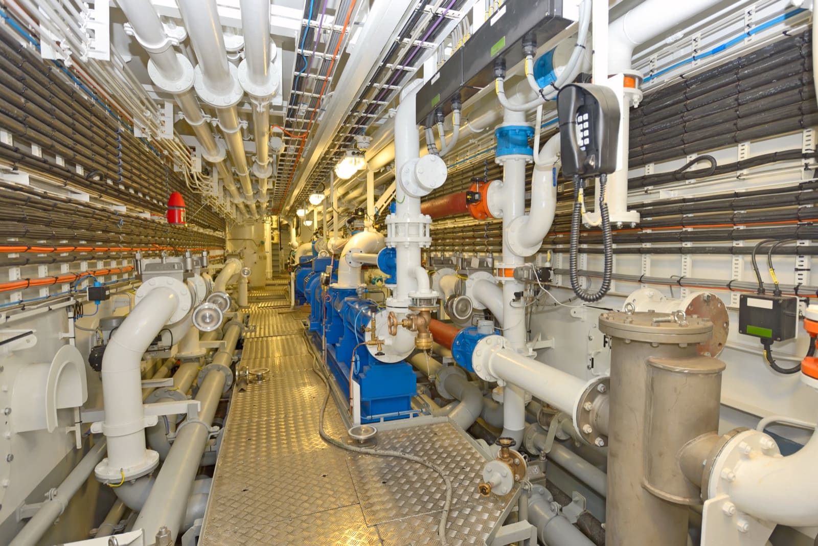 Nanni N-Series scheepsdiesel ingebouwd in een motorboot
